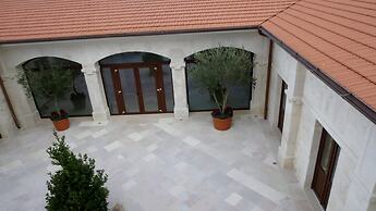 Domus Antiqua Residence