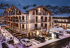 24 by AvenidA - Mountain Hotel