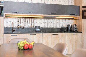 24 by AvenidA - Mountain Hotel