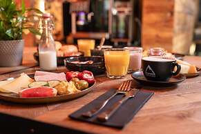 24 by AvenidA - Mountain Hotel