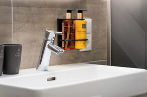 24 by AvenidA - Mountain Hotel