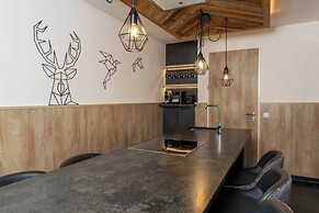 24 by AvenidA - Mountain Hotel