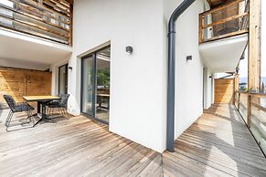 24 by AvenidA - Mountain Hotel