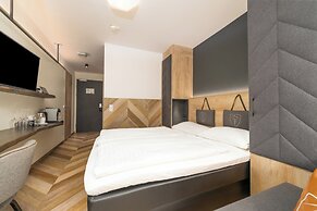 24 by AvenidA - Mountain Hotel