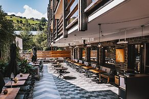 24 by AvenidA - Mountain Hotel