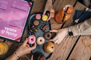 24 by AvenidA - Mountain Hotel