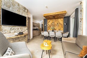 24 by AvenidA - Mountain Hotel