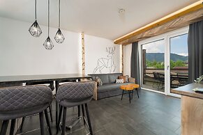 24 by AvenidA - Mountain Hotel