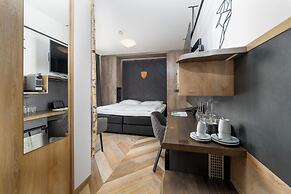 24 by AvenidA - Mountain Hotel