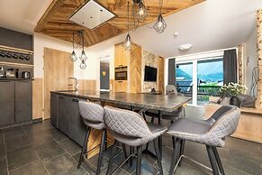 24 by AvenidA - Mountain Hotel