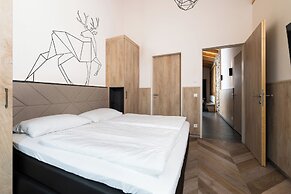 24 by AvenidA - Mountain Hotel