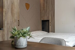 24 by AvenidA - Mountain Hotel