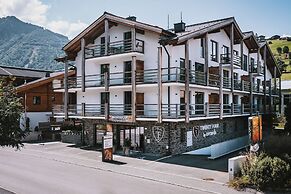 24 by AvenidA - Mountain Hotel