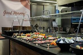 24 by AvenidA - Mountain Hotel