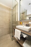 24 by AvenidA - Mountain Hotel