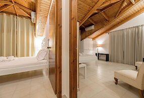 Denise Studios & Apartments