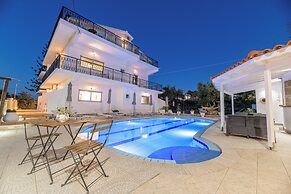 Denise Studios & Apartments