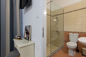 Denise Studios & Apartments