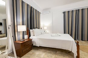 Denise Studios & Apartments