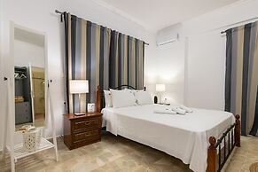 Denise Studios & Apartments