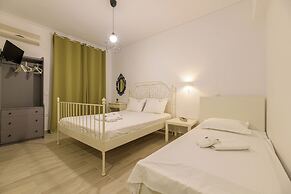 Denise Studios & Apartments