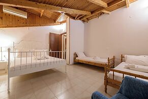 Denise Studios & Apartments