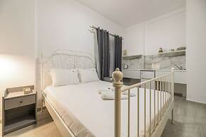 Denise Studios & Apartments