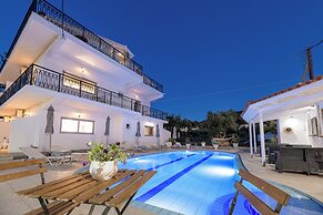 Denise Studios & Apartments