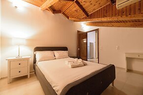 Denise Studios & Apartments