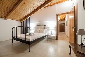 Denise Studios & Apartments