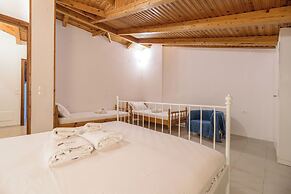 Denise Studios & Apartments