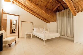 Denise Studios & Apartments