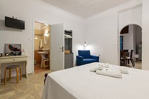 Denise Studios & Apartments