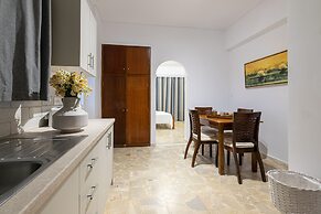 Denise Studios & Apartments