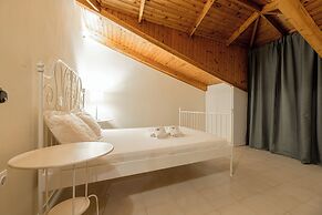 Denise Studios & Apartments