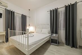 Denise Studios & Apartments