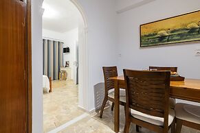 Denise Studios & Apartments