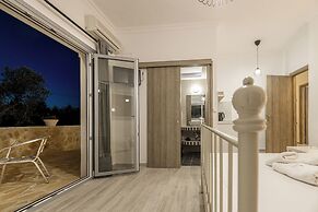 Denise Studios & Apartments