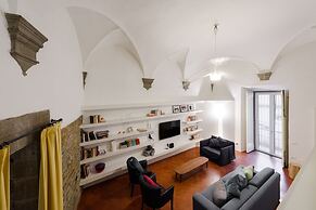 1200 Torre Donati Apartments by Mmega