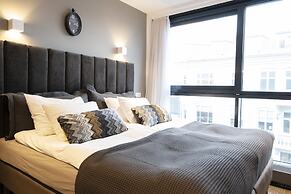 B14 Apartments & Rooms