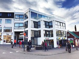 B14 Apartments & Rooms