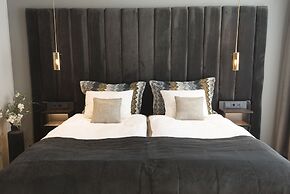 B14 Apartments & Rooms