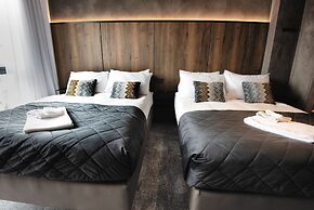 B14 Apartments & Rooms