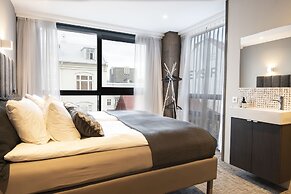 B14 Apartments & Rooms