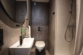 B14 Apartments & Rooms