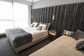 B14 Apartments & Rooms