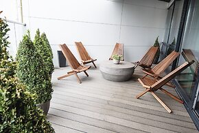 B14 Apartments & Rooms