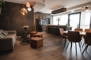 B14 Apartments & Rooms