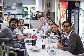 Hola Hostal Eixample - Hostel