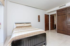 Okol Paraiso by Riviera Rentals